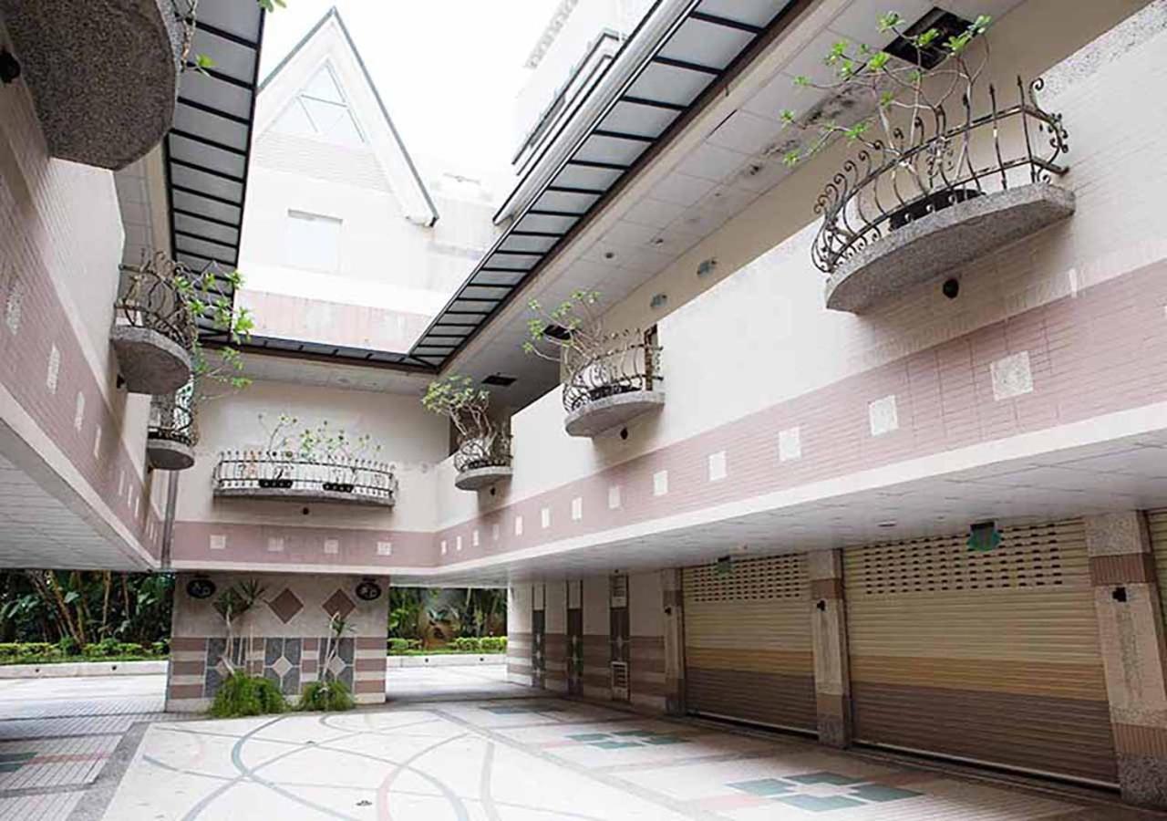 Royal Group Motel Chien Kuo Branch Каосюн Екстериор снимка